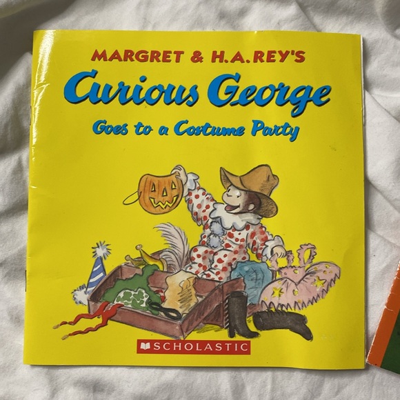 Lot of 2 Childrens Books Curious George Goes to a Costume Party & Cinderella - Picture 2 of 9